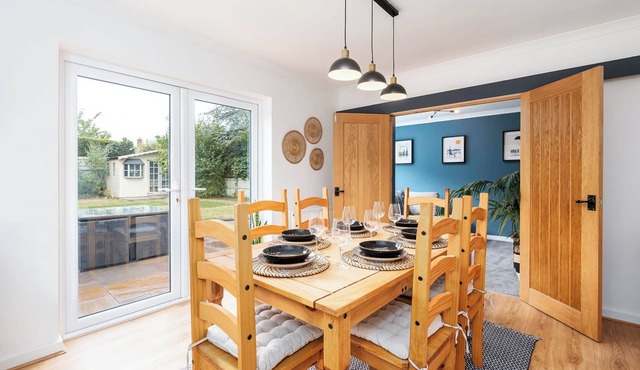 Formby Coastal Retreat – 3-Bed Home Near Beach, Golf & Red Squirrel Reserve