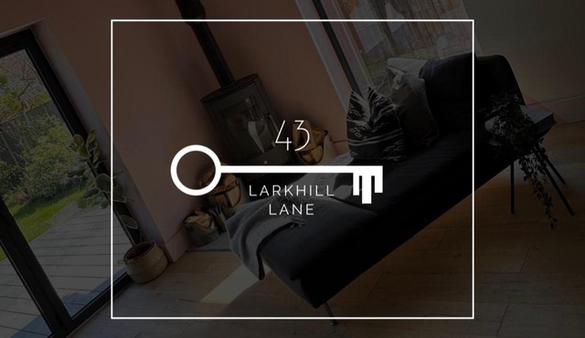 Formby, Spacious True Bungalow Steps From Beach