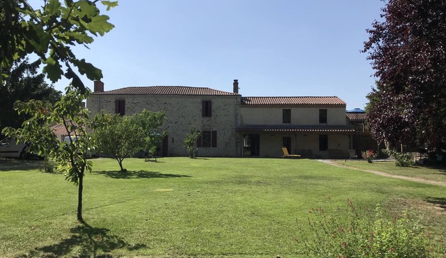 Former 17th century presbytery in the heart of La Vendée
