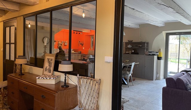 Former colony ideal for large family or several couples. 12/14pers