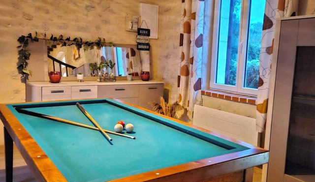 Former gatehouse, spa, billiards room near Beauval Zoo, Loire château.