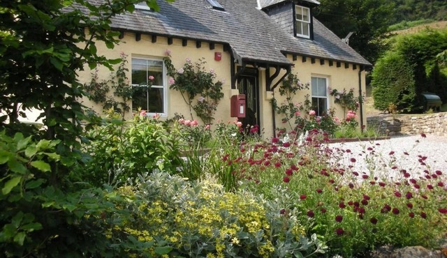 Former Lodge House to Swordale Castle