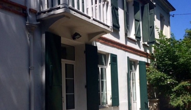 Former postal relay near Bordeaux and Arcachon