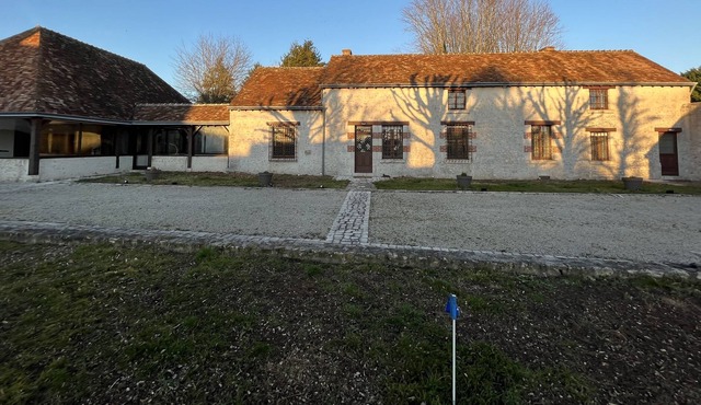 Former Priory surrounded by 5 Ha near the castles of the Loire