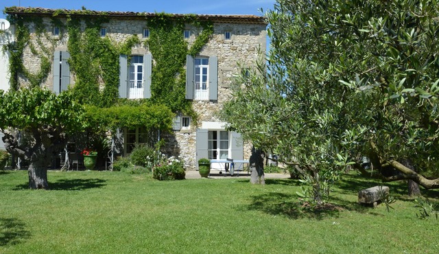 Former silk 300 m2 tastefully renovated with piscine13 x 5 m + Spa