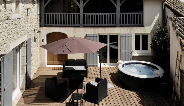 Former stable renovated for 8 people near the caves of Lascaux Périgord Noir