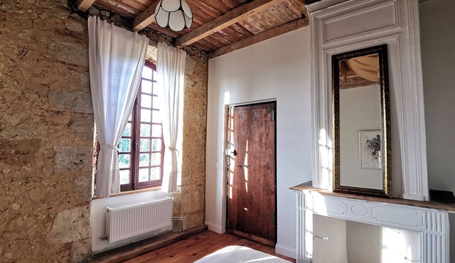 Former wine château in the Gascognechambre 2/a total of 4 rooms for 2 people each