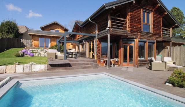 Formidable Chalet avec piscine et vue