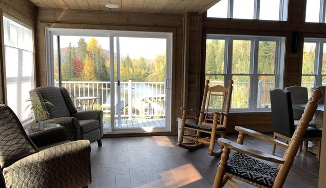 Formidable Waterfront Cottage - Formidable Chalet sur bord de l'eau