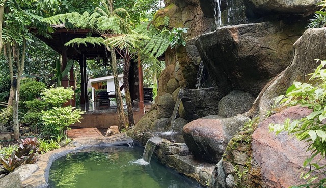 Forrest Lodge, Cafe & Wisata Berkuda
