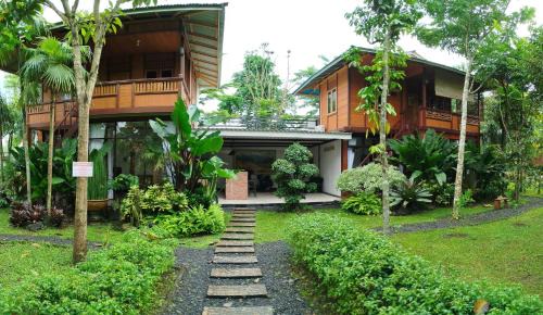 Forrest Lodge, Cafe & Wisata Berkuda