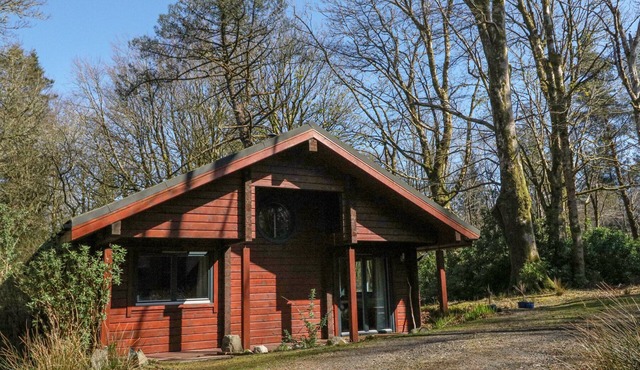 FORSA LODGE, pet friendly, with open fire in Salen, Isle Of Mull