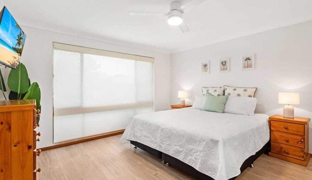 Forster holiday home, linen included-WiFi- pets welcome-cafes,beach, golf, fish