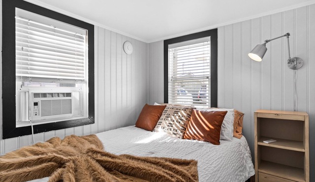 Fort Fisher Flat~ Cottages @ Kure~ Beach, Fishing, Pool, Walk to Pier