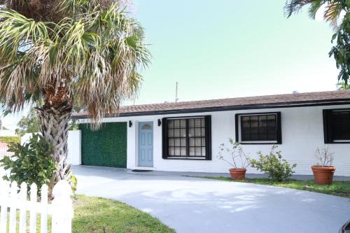 Fort Lauderdale Elegant Getaway Home