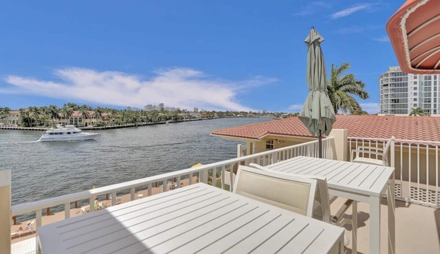 Fort Lauderdale Yacht & Beach Club 412