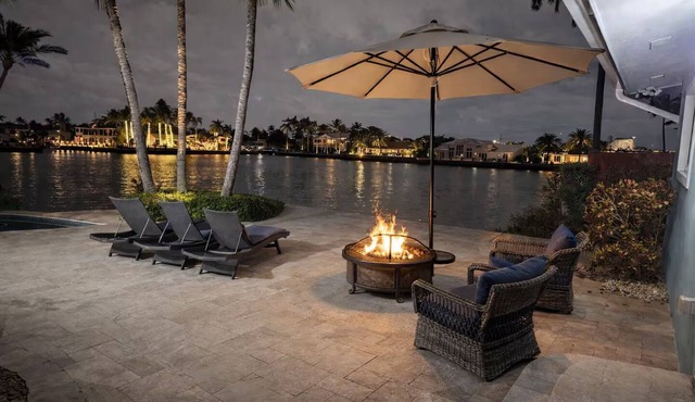 Fort Lauderdale Waterfront Intracoastal Escape Heated Pool Yachts view Backyard