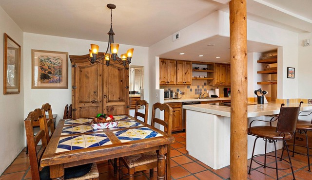 Fort Marcy 23 | Walk to Plaza | Kiva Fireplace | Full Kitchen | Hot Tub | Pool | 2 Levels