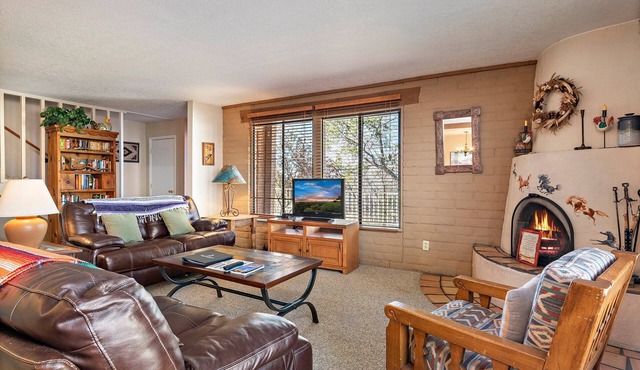 Fort Marcy 60 | Walk to Plaza | Fireplace | Kitchen | Hot Tub | Pool | End Unit | 2 Levels