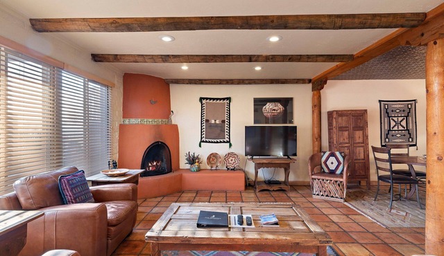 Fort Marcy 98 | Walk to Plaza | Kiva Fireplace | Full Kitchen | Hot Tub | Pool | End Unit | 2 Levels