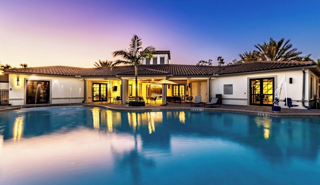 Fort Myers 2BR Condo | Pool + BBQ + Gym