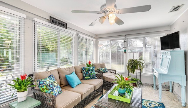 Fort Myers Bungalow - 12 Miles to the Beach!