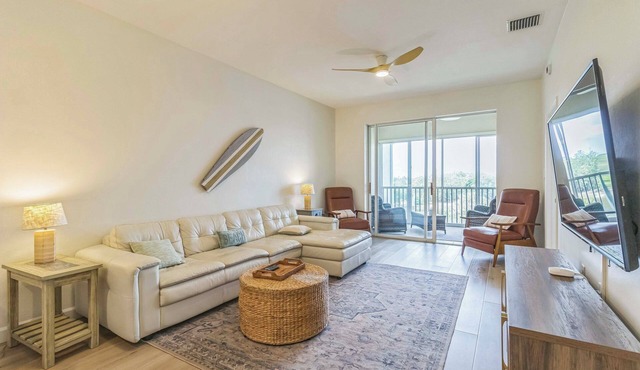 Fort Myers Condo w/Resort Pools - Near Golf!