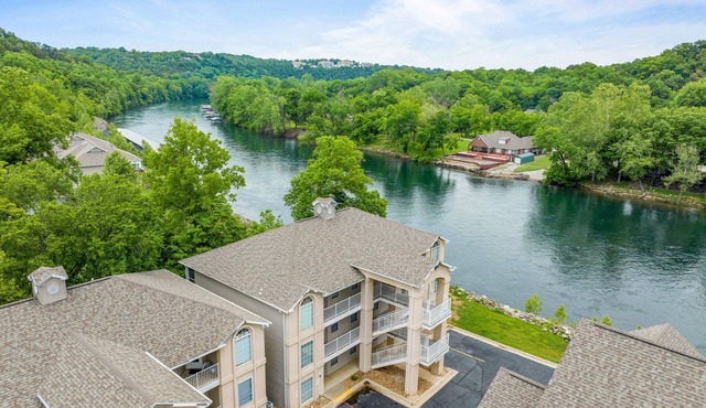 Fort Taneycomo 2 Bedroom Condo by RedAwning