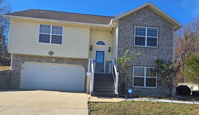 Fort Wood Retreat in Saint Robert MO