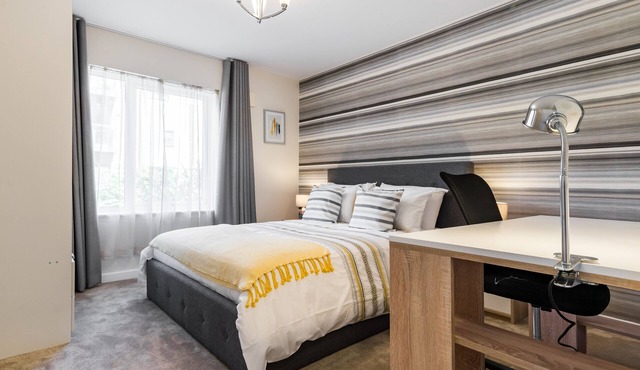 Fortified Cosy Apartment - Chatham