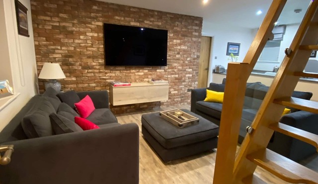 Fossil Bank, a luxury detached retreat in the heart of Alnmouth, with parking