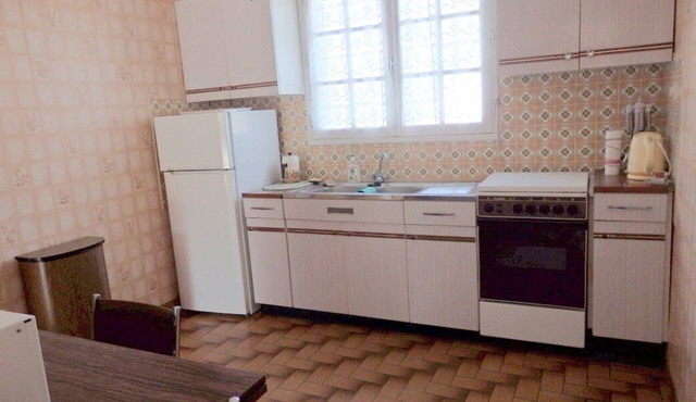 Fouesnant Cap Coz, CLOSE to the beach, quiet house with enclosed garden.