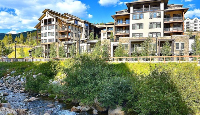 Founders Pointe 1 bedroom Condo by RedAwning