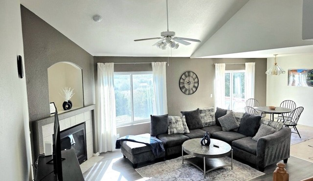 Fountain's Cozy Home-3BR-4beds-near Fort Carson