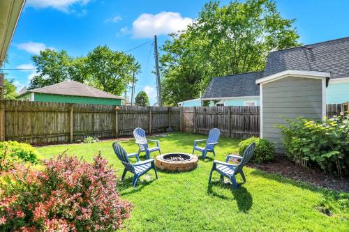 Fountain Square Gem with Rooftop Patio & Fire Pit- Family Friendly