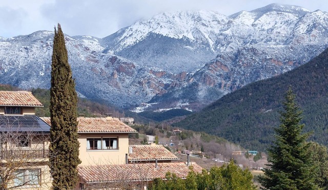 Four-bed lodging in a rural environment and a charming landscape.