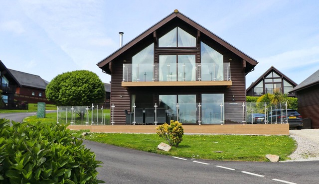 Four bedroom holiday lodge with onsite watersports.