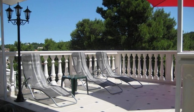 Four-bedroom apartment with terrace and sea view Zaton, Krka (A-24448-b)