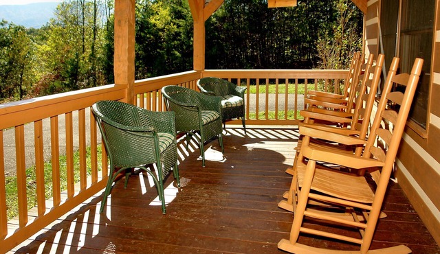 Four Bedroom Cabin in Cosby,TN. Very Private with Beautiful Views of the Smokies