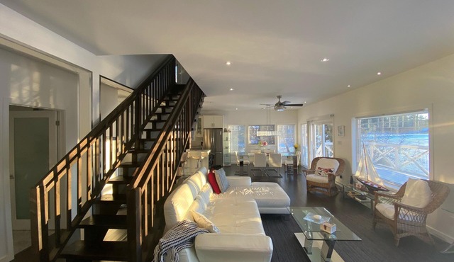 Four bedroom cottage on Lake Muskoka
