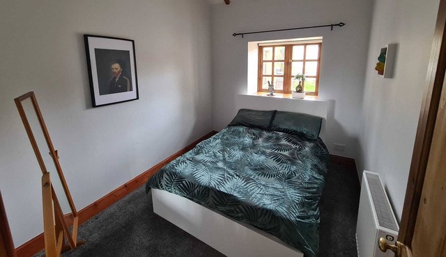 Four bedroom cottage near Loch Leven with hot tub