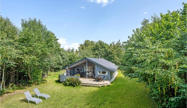 Four-Bedroom Holiday Home In Dronningmolle