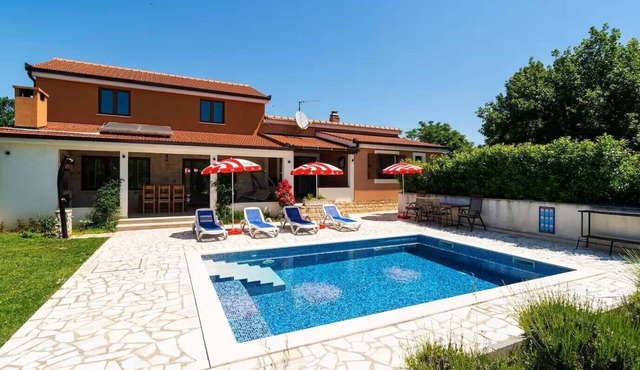 Four Bedroom Holiday Home