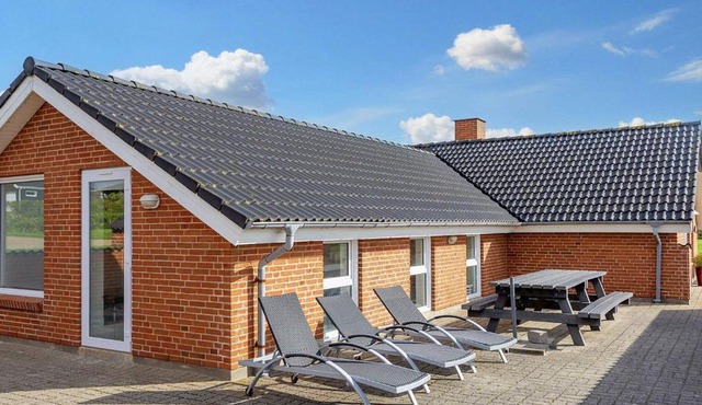 Four-Bedroom Holiday home in Vinderup 3