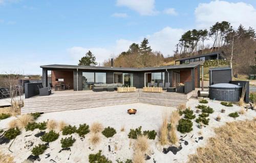 Four-Bedroom Holiday Home In Knebel