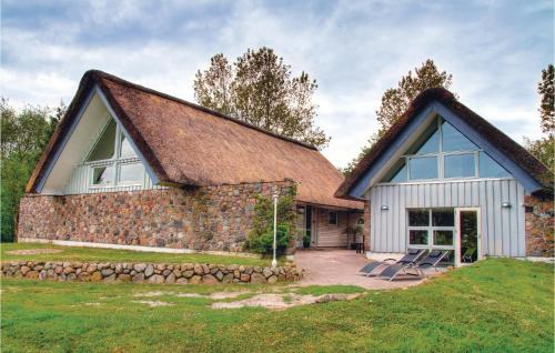Four-Bedroom Holiday Home With A Fireplace In Rømø