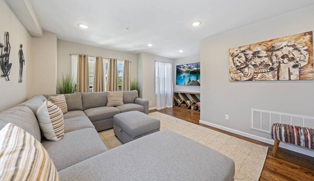 Four bedroom in United States of America, Newark