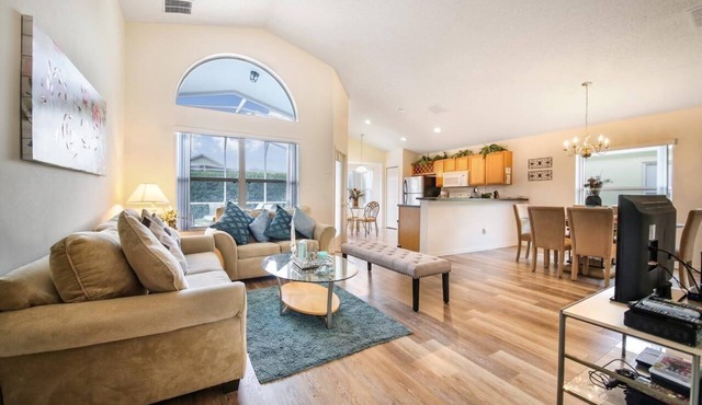 Four Bedroom Pool Home - 143 FL - Vusa
