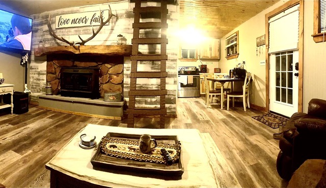 Four-bedroom private Lodge in the heart of Elk country