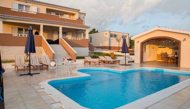 Four Bedroom Villa with Pool